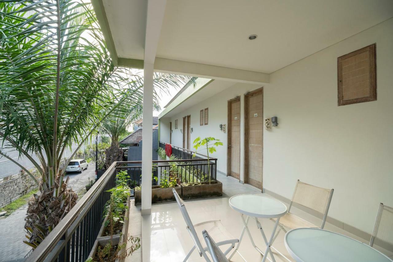 Oyo 697 Olivia Inn Denpasar Legian  Exterior photo
